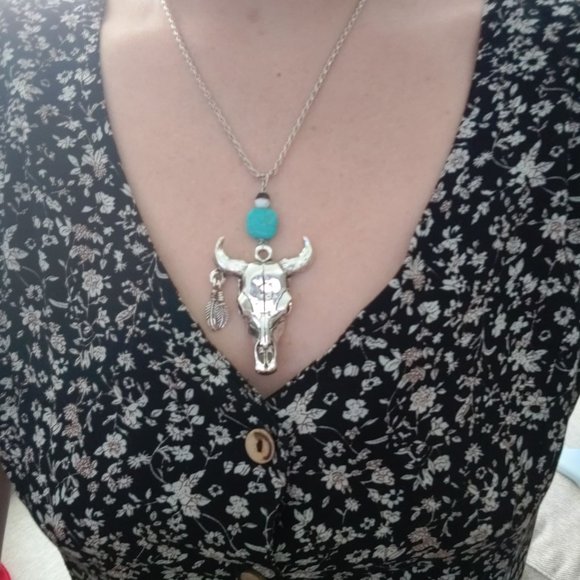 Hand made Bull necklace with turquoise bead - Picture 2 of 3
